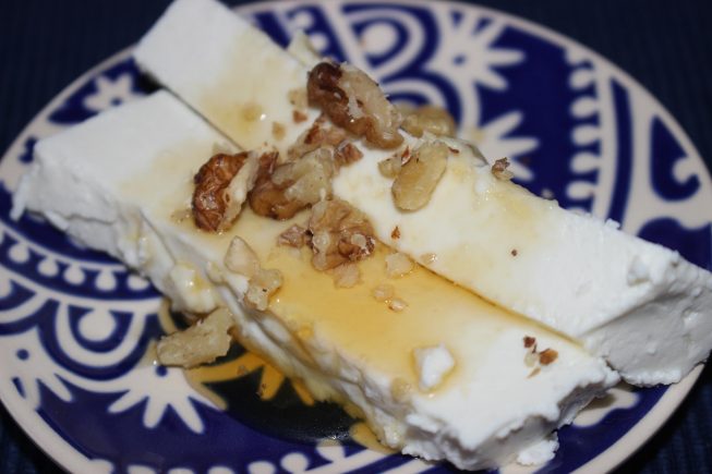 Frisch eingetroffen bei Villa Maria: Mizithra (Nur diese und die kommende Woche!) sowie Feta, Graviera & Co. aus Kreta!