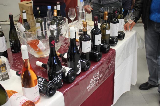 Rund 35 renommierte Weingüter Kretas auf der Wines of Crete – Weinmesse „Oinotika 2023“ in Gouves (Heraklion)