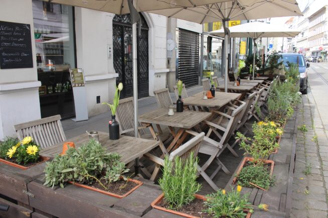 Der Villa Maria | Kreta kulinarisch – Gastgarten in Wien 8 hat wieder geöffnet…  😊