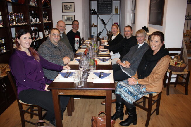 Weihnachtsfeier der Firma Pölzgutter bei Villa Maria | Kreta kulinarisch in Wiener Neustadt…