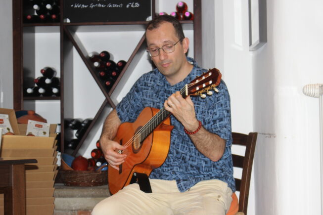 Matineé La Música Latina bei Villa Maria | Kreta kulinarisch: David Loreck spielte „Palos – Die Farbenvielfalt des Flamenco, Teil 1“. Der Event.